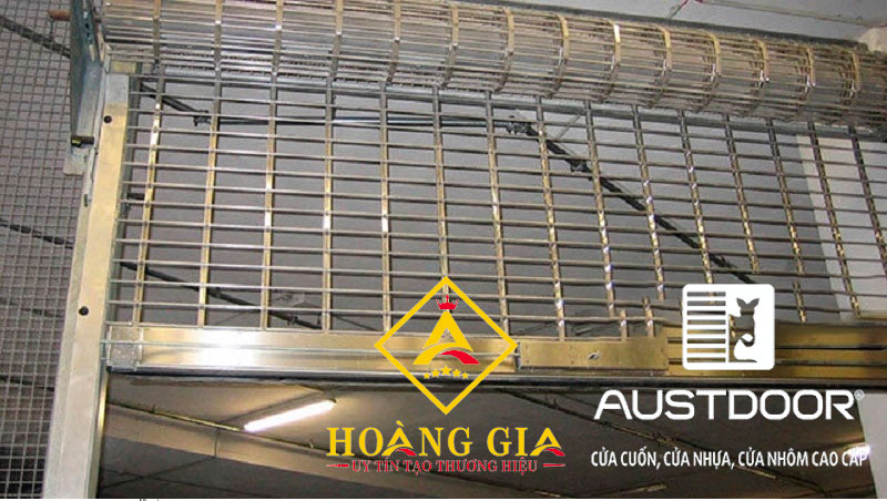 Tổng Hợp Báo Giá Cửa Cuốn Song Ngang Mới Nhất, Rẻ Nhất. Cửa Cuốn Đà Nẵng Chính Hãng Giá Tốt Mới Nhất 2026 | Austdoor Hoàng Gia cửa song ngang inox ống tròn